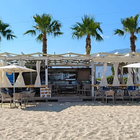 Matteo Garden & Restaurant * فلورا